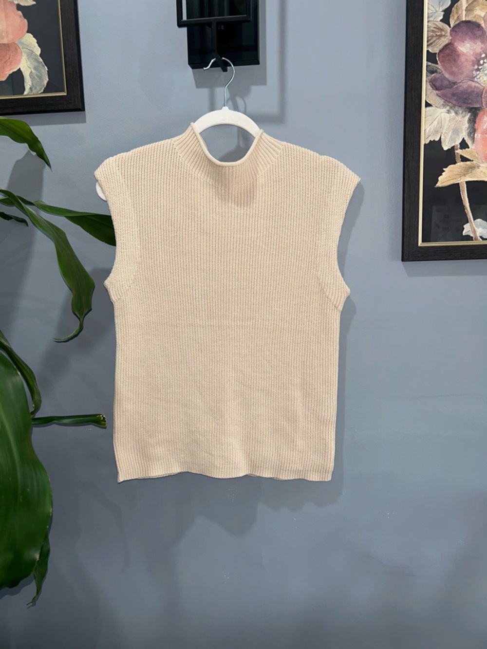 Pretty Garden Sleeveless Rib Knit Sweater Tank - Cream sz Small